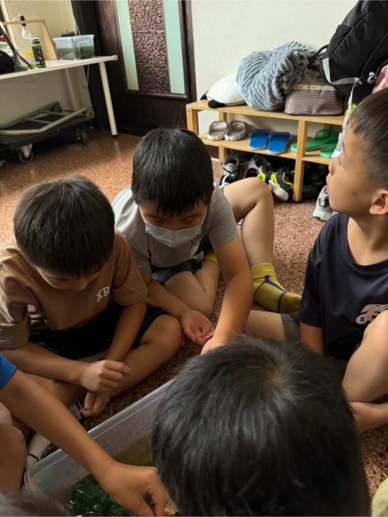 LINE ALBUM 0709 Venues Science 240716 12