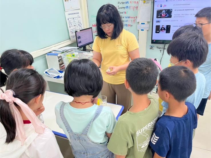 LINE ALBUM 0802 Uranus Board Games 240807 3