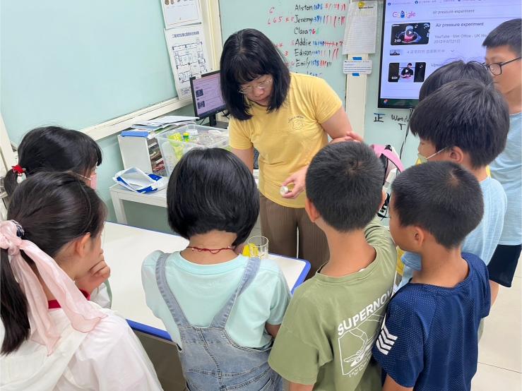 LINE ALBUM 0802 Uranus Board Games 240807 4