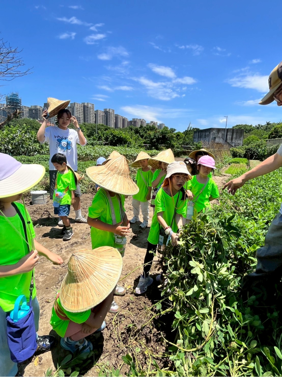 2025 Summer Camp 0715 Oars family sports & recreation center