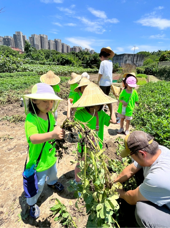 2025 Summer Camp 0715 Oars family sports & recreation center