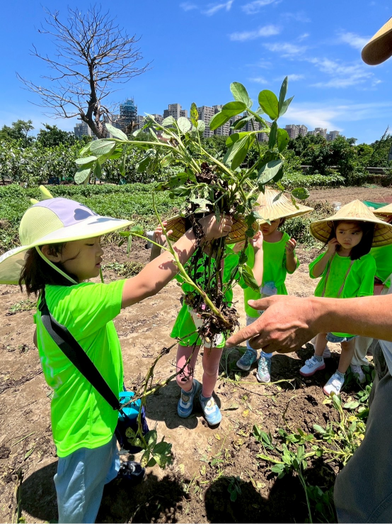 2025 Summer Camp 0715 Oars family sports & recreation center