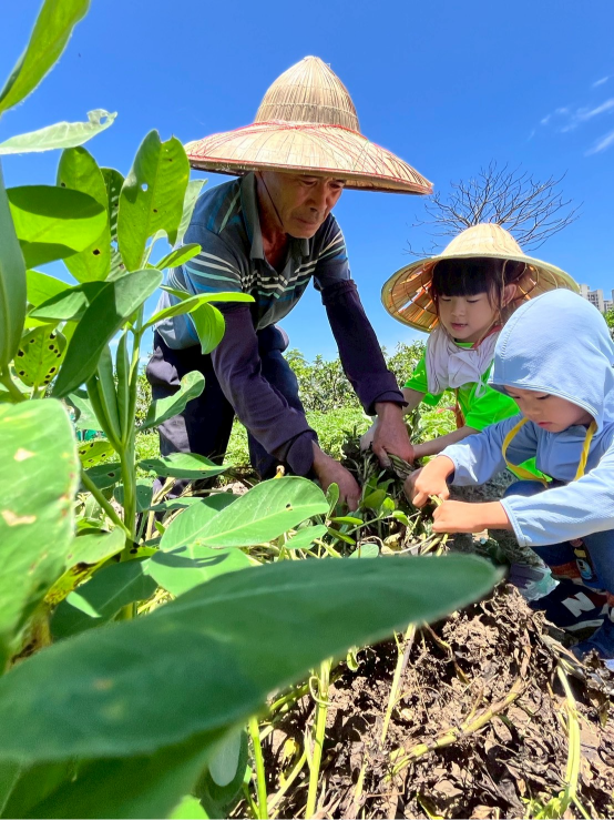 2025 Summer Camp 0715 Oars family sports & recreation center